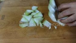 冬瓜丸子汤的做法图解1