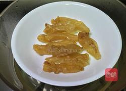 红枣牛奶炖花胶的做法图解5