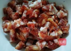 香辣腊肠蛋炒饭的做法图解1