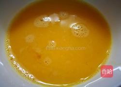 香辣腊肠蛋炒饭的做法图解2