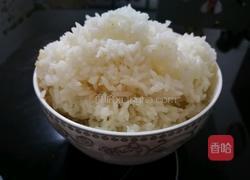 香辣腊肠蛋炒饭的做法图解3