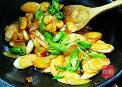 茭白炒肉的做法图解7