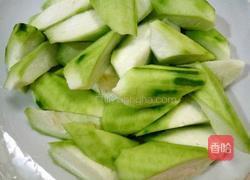 瘦肉丝瓜汤的做法图解1