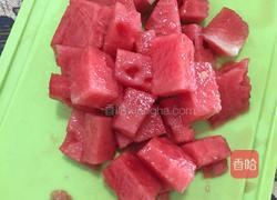 鲜榨西瓜汁的做法图解4