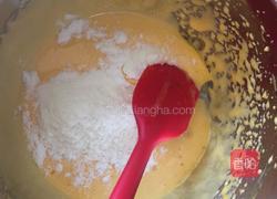 蛋黄溶豆的做法图解3