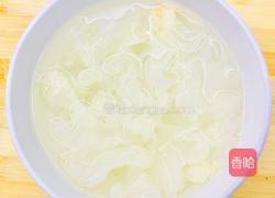 红枣银耳桂圆羹的做法图解2