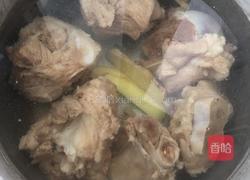 玉米冬瓜山药筒骨汤的做法图解4