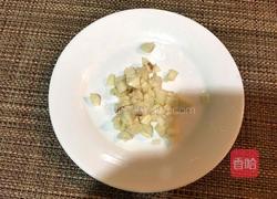 蒜香黄瓜片的做法图解2