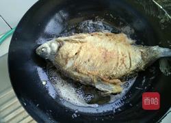 塌焖武昌鱼的做法图解3
