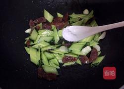 腊肠炒黄瓜的做法图解5