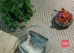 咸鱼烧茄子土豆的做法图解1