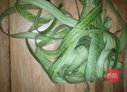 辣炒丝瓜皮的做法图解1