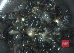 云耳炒鲜百合的做法图解5