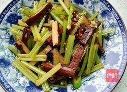 凉拌香芹豆腐干的做法图解1