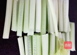 冰镇芹菜杆的做法图解2