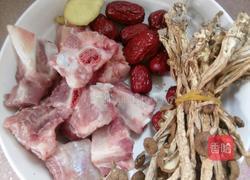 茶树菇排骨汤的做法图解1