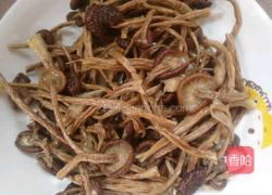 茶树菇排骨汤的做法图解3