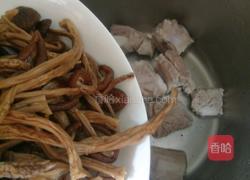 茶树菇排骨汤的做法图解8