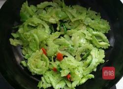 家常辣椒炒苦瓜的做法图解4