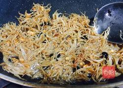 豆豉银鱼干的做法图解6