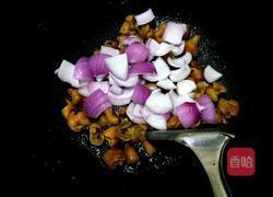 肥肠炒洋葱的做法图解5