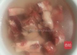 丝瓜排骨淮山汤的做法图解2