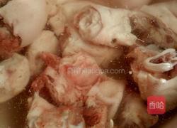 红烧猪蹄的做法图解1