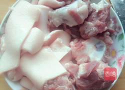 墨鱼排骨汤的做法图解3