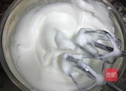 戚风蛋糕的做法图解2