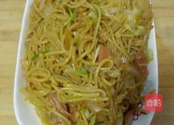 火腿肠炒米粉的做法图解3