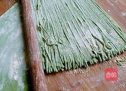 手擀菠菜面的做法图解5