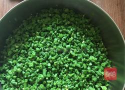 猪肉豇豆馅包子的做法图解3