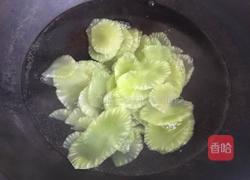 凉拌莴笋片的做法图解3