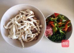彩椒炒双菇的做法图解2