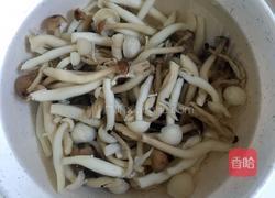 彩椒炒双菇的做法图解4