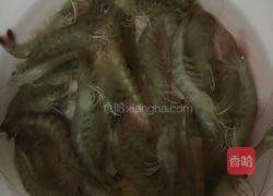 香葱烧虾的做法图解1