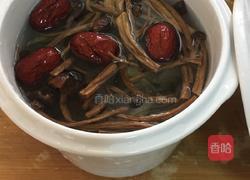 茶树菇排骨汤的做法图解2