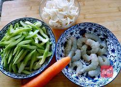 西芹百合炒虾球的做法图解5