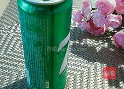 花朵水果冰雪碧特饮的做法图解2