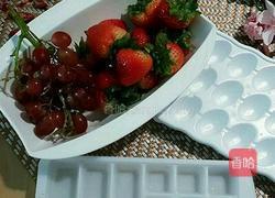 花朵水果冰雪碧特饮的做法图解4