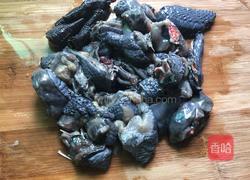 虫草花乌鸡汤的做法图解1