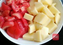 番茄炖牛腩的做法图解3