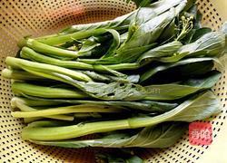 菜心炒瘦肉的做法图解1