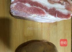 土豆红烧肉的做法图解1