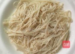 凉拌豆腐金针菇的做法图解3