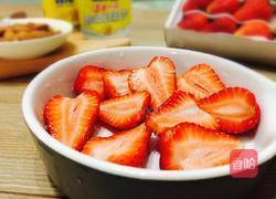 巴旦木草莓酸奶杯的做法图解3