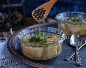 冰糖雪梨蜂蜜水