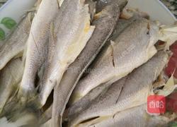 红烧黄花鱼的做法图解1