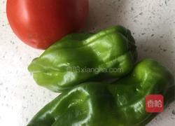 青椒西红柿（默然私房菜） 的做法图解1