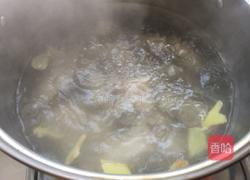 青菜排骨汤的做法图解2